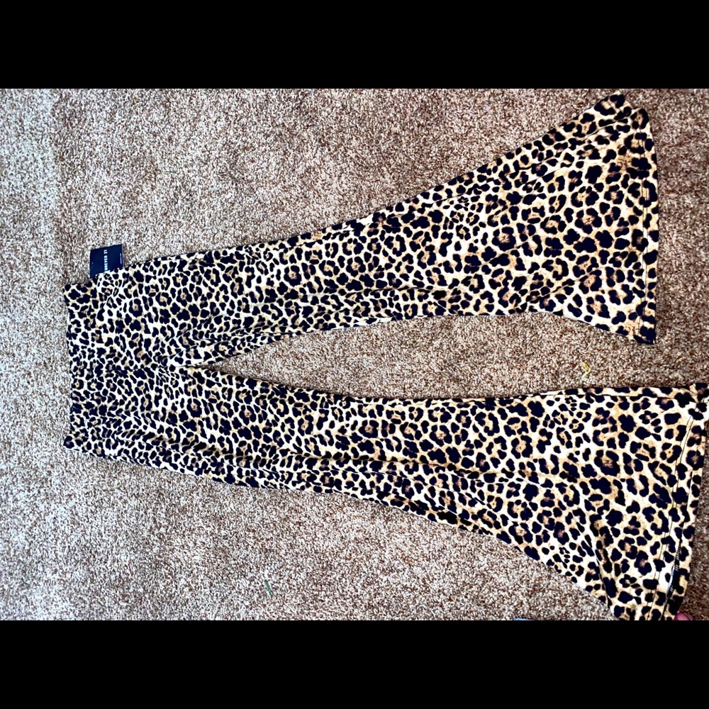 CHEETAH FLARE PANTS 🐱
